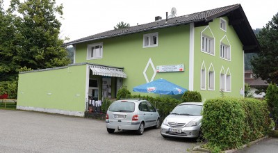 “Milli Görüş” olarak da bilinen  “AIF Österreichische Islamische Föderation Hall in Tirol”